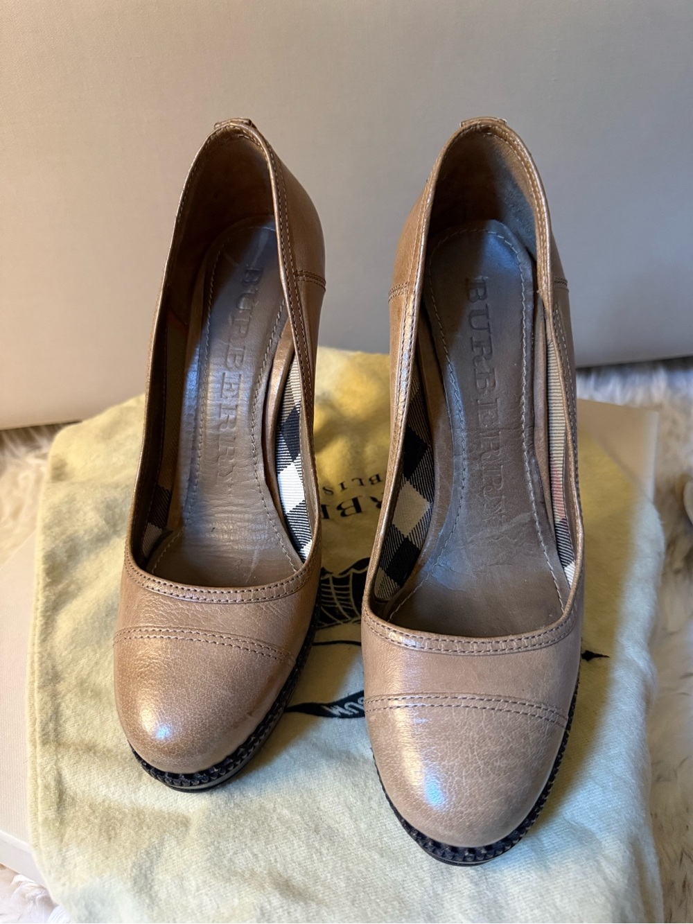 Burberry Nude/Tan Leather Round-Toe Heels